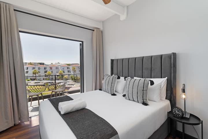 2 Bedroom Property for Sale in West Beach Western Cape